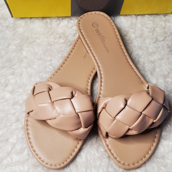 Womans sandals - Picture 1 of 2